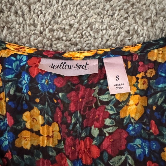 The Buckle Willow and Root Floral Top Size Small With Tie - Picture 2 of 3